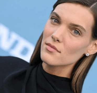 Charlotte Cardin ose la transparence envoûtante au défilé Jacquemus 3 Charlotte Cardin ose la transparence envoûtante au défilé Jacquemus Capture decran 2025 07 01 110449 1 Charlotte Cardin ose la transparence envoûtante au défilé Jacquemus