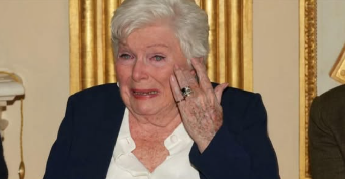 «J’espère que ce sera son dernier» : Line Renaud insultée le jour de ses 97 ans par Pierre-Jean Chalençon, l’indignation est totale 1 «J’espère que ce sera son dernier» : Line Renaud insultée le jour de ses 97 ans par Pierre-Jean Chalençon, l’indignation est totale Capture decran 2025 07 06 051302 «J’espère que ce sera son dernier» : Line Renaud insultée le jour de ses 97 ans par Pierre-Jean Chalençon, l’indignation est totale