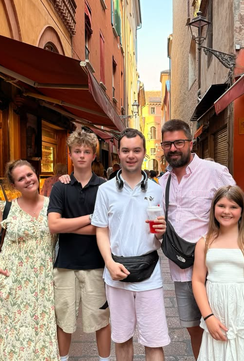 Capture decran 2025 07 06 120320 Patricia Paquin rencontre une célébrité connue dans un voyage impulsif et nous partage des photos de rêve !