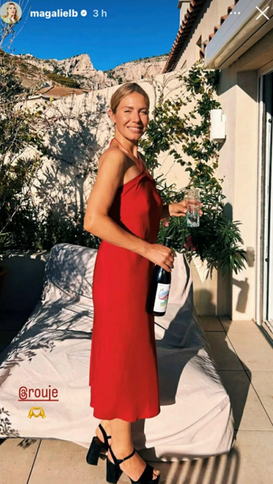 Magalie Lépine-Blondeau fait sensation en robe rouge lors de son voyage 2 Magalie Lépine-Blondeau fait sensation en robe rouge lors de son voyage Capture decran 2025 07 19 125234 Magalie Lépine-Blondeau fait sensation en robe rouge lors de son voyage