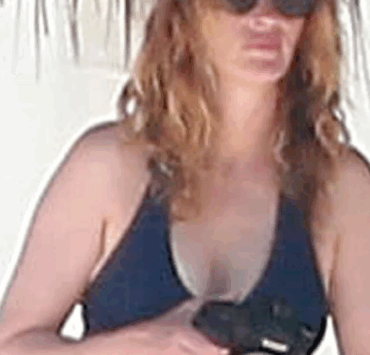Julia Roberts en bikini rose à 56 ans : des photos volées qui inspirent des milliers de femmes 2 Julia Roberts en bikini rose à 56 ans : des photos volées qui inspirent des milliers de femmes Capture decran 2025 07 20 032241 Julia Roberts en bikini rose à 56 ans : des photos volées qui inspirent des milliers de femmes