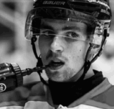 Capture decran 2025 07 22 063131 Le jeune hockeyeur Gary Kelly meurt à 19 ans après une chute mortelle