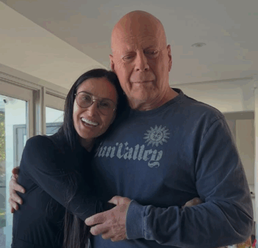 Bruce Willis : son état de santé se détériore, l’acteur ne parlerait ni ne marcherait plus 5 Bruce Willis : son état de santé se détériore, l’acteur ne parlerait ni ne marcherait plus Capture decran 2025 07 23 000743 Bruce Willis : son état de santé se détériore, l’acteur ne parlerait ni ne marcherait plus