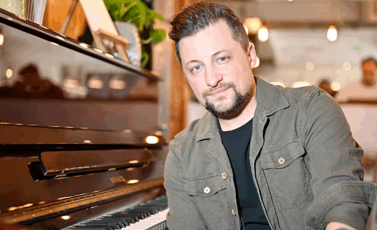 Capture decran 2025 07 26 143442 Jérôme Couture (La Voix) file le parfait amour avec cette actrice adorée