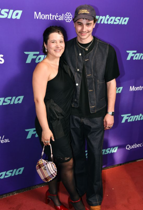 Catherine Brunet pose avec son ex Antoine Pilon et son nouveau chum Émile Ouellette sur le tapis rouge de Anna Kiri 3 Catherine Brunet pose avec son ex Antoine Pilon et son nouveau chum Émile Ouellette sur le tapis rouge de Anna Kiri Capture decran 2025 07 26 160306 Catherine Brunet pose avec son ex Antoine Pilon et son nouveau chum Émile Ouellette sur le tapis rouge de Anna Kiri