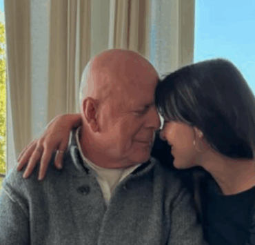 L’état de santé de Bruce Willis se détériore : l’acteur ne pourrait plus parler ni lire 2 L’état de santé de Bruce Willis se détériore : l’acteur ne pourrait plus parler ni lire Capture decran 2025 07 27 021102 L’état de santé de Bruce Willis se détériore : l’acteur ne pourrait plus parler ni lire