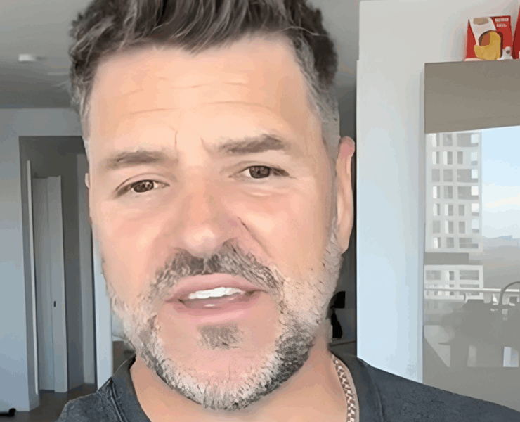 Capture decran 2025 07 27 035506 Marc Dupré fait sensation avec un look estival audacieux en pleine pause vacances