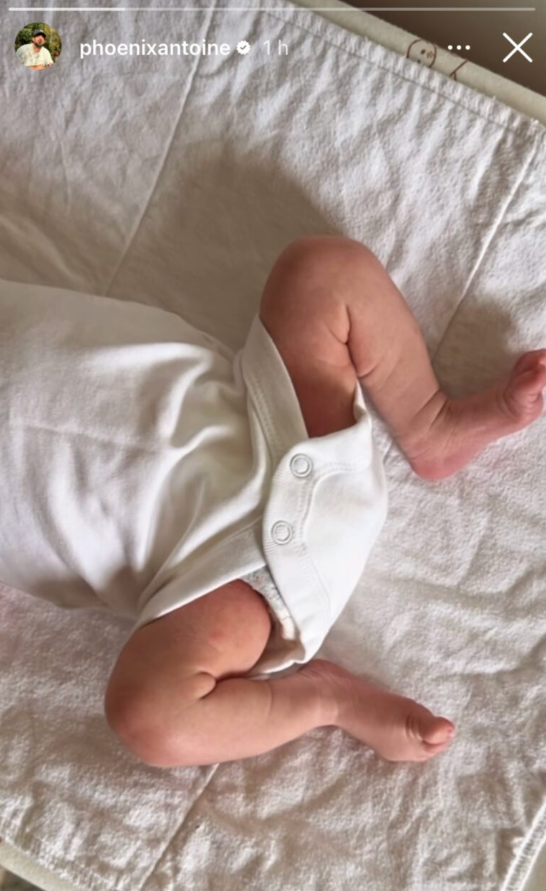 Le petit Lou fait fondre le cœur des fans : 10 photos touchantes du bébé de Félix-Antoine Tremblay 10 Le petit Lou fait fondre le cœur des fans : 10 photos touchantes du bébé de Félix-Antoine Tremblay Capture decran 2025 07 27 060235 Le petit Lou fait fondre le cœur des fans : 10 photos touchantes du bébé de Félix-Antoine Tremblay