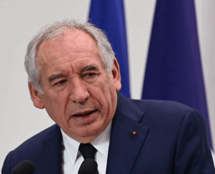 Capture decran 2025 07 28 035024 "Il faut remettre de l'ordre!" : François Bayrou déclenche une tempête en s’attaquant aux arrêts maladie