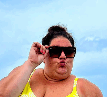 Christine Morency ose le bikini et envoie valser les complexes : son message fait un carton sur les réseaux ! 2 Christine Morency ose le bikini et envoie valser les complexes : son message fait un carton sur les réseaux ! Capture decran 2025 07 28 052023 Christine Morency ose le bikini et envoie valser les complexes : son message fait un carton sur les réseaux !