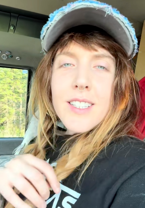 Une Québécoise roule à 120 km/h et s'adresse aux conducteurs qui la collent dans la voie de gauche 1 Une Québécoise roule à 120 km/h et s'adresse aux conducteurs qui la collent dans la voie de gauche Capture decran 2025 07 29 165703 Une Québécoise roule à 120 km/h et s'adresse aux conducteurs qui la collent dans la voie de gauche