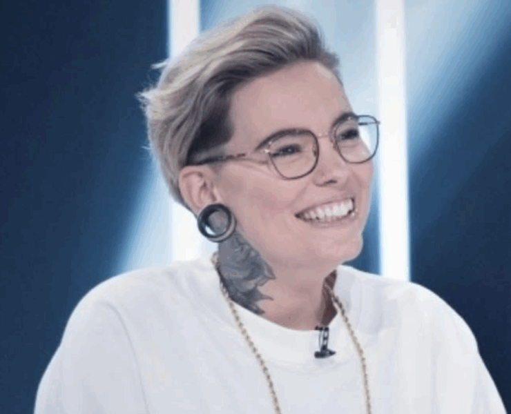 Roxane Bruneau s’affiche avec une nouvelle paire de lunettes 5 Roxane Bruneau s’affiche avec une nouvelle paire de lunettes Capture decran le 2025 07 01 a 17.55.53 e1751406992603 Roxane Bruneau s’affiche avec une nouvelle paire de lunettes