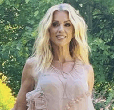 Capture decran le 2025 07 28 a 16.20.54 e1753734105778  À 52 ans, Jacynthe René fait sensation avec ses nouvelles photos 