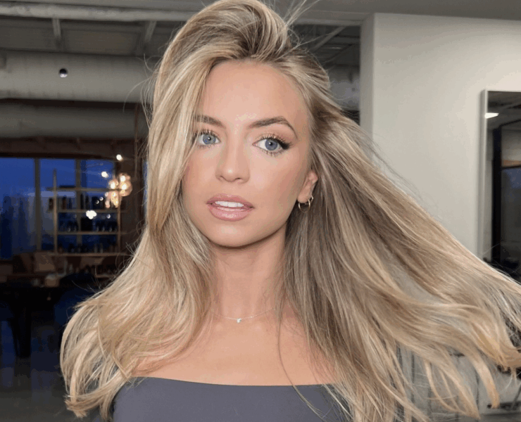 Capture decran le 2025 07 28 a 17.27.35 e1753738256980 Ludivine Reding en mini‑jupe et top audacieux fait sensation 