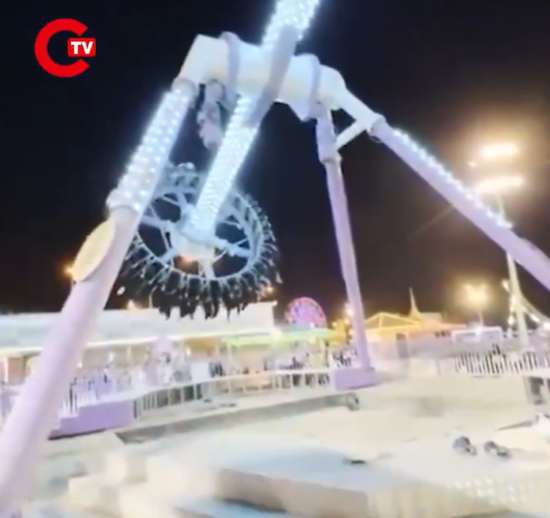 Arabie Saoudite : un manège s’effondre en pleine attraction, 23 blessés dont 4 graves — la vidéo choque le monde entier 1 Arabie Saoudite : un manège s’effondre en pleine attraction, 23 blessés dont 4 graves — la vidéo choque le monde entier Capture decran 2025 08 01 031751 Arabie Saoudite : un manège s’effondre en pleine attraction, 23 blessés dont 4 graves — la vidéo choque le monde entier