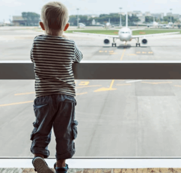 Capture decran 2025 08 02 023824 Leur enfant de 10 ans ne peut pas embarquer : des parents le laissent seul à l’aéroport pour ne pas rater leur vol