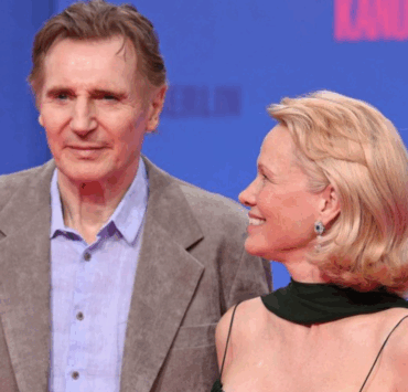 Pamela Anderson et Liam Neeson : ils officialisent leur couple sous les projecteurs 2 Pamela Anderson et Liam Neeson : ils officialisent leur couple sous les projecteurs Capture decran 2025 08 02 031647 Pamela Anderson et Liam Neeson : ils officialisent leur couple sous les projecteurs