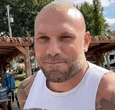 Ce qui est arrivé à Étienne Boulay lors du tournage va vous surprendre 6 Ce qui est arrivé à Étienne Boulay lors du tournage va vous surprendre Capture decran 2025 08 02 140625 Ce qui est arrivé à Étienne Boulay lors du tournage va vous surprendre