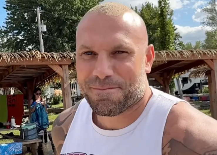 Ce qui est arrivé à Étienne Boulay lors du tournage va vous surprendre 1 Ce qui est arrivé à Étienne Boulay lors du tournage va vous surprendre Capture decran 2025 08 02 140625 Ce qui est arrivé à Étienne Boulay lors du tournage va vous surprendre