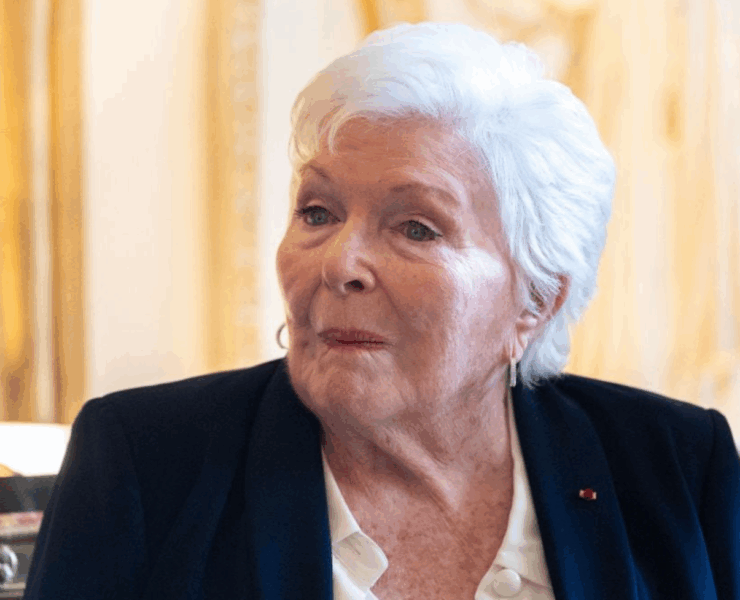 Capture decran 2025 08 04 073451 Line Renaud à 97 ans : des images émouvantes qui témoignent du poids des années