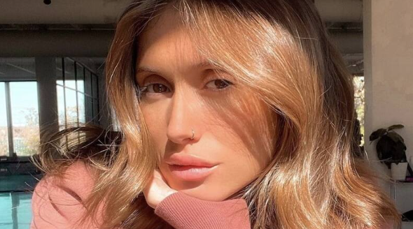 Lysandre Nadeau en deuil : Jasette, la corneille au grand cœur, s’est envolée pour toujours 1 Lysandre Nadeau en deuil : Jasette, la corneille au grand cœur, s’est envolée pour toujours Capture decran 2025 08 05 043401 Lysandre Nadeau en deuil : Jasette, la corneille au grand cœur, s’est envolée pour toujours