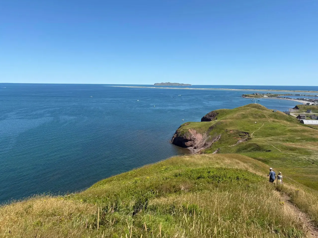 Capture decran 2025 08 07 124308 Martin Matte partage une photo hilarante avec Laurence Leboeuf… et fidèle à lui-même, il la cache à moitié !
