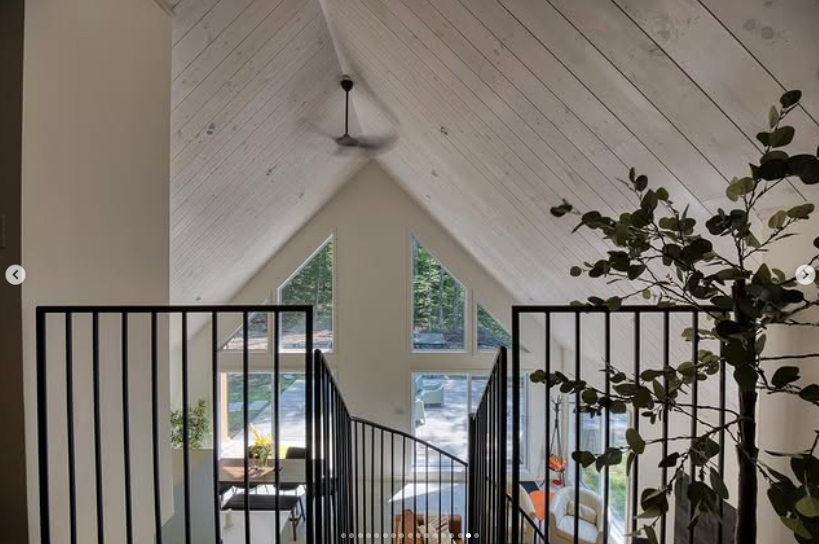 PHOTOS – Anaïs Guertin-Lacroix dévoile son chalet de luxe proche de Montréal, maintenant à louer ! 11 PHOTOS – Anaïs Guertin-Lacroix dévoile son chalet de luxe proche de Montréal, maintenant à louer ! Capture decran 2025 08 13 152844 PHOTOS – Anaïs Guertin-Lacroix dévoile son chalet de luxe proche de Montréal, maintenant à louer !