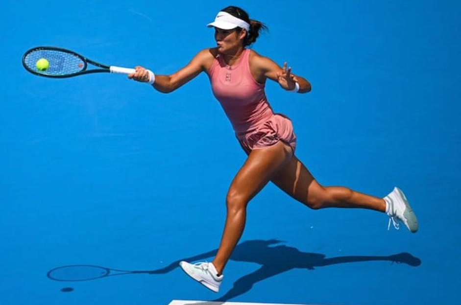Capture decran 2025 08 14 060532 Emma Raducanu agacée par les pleurs d’un bébé : elle demande son expulsion, le public applaudit
