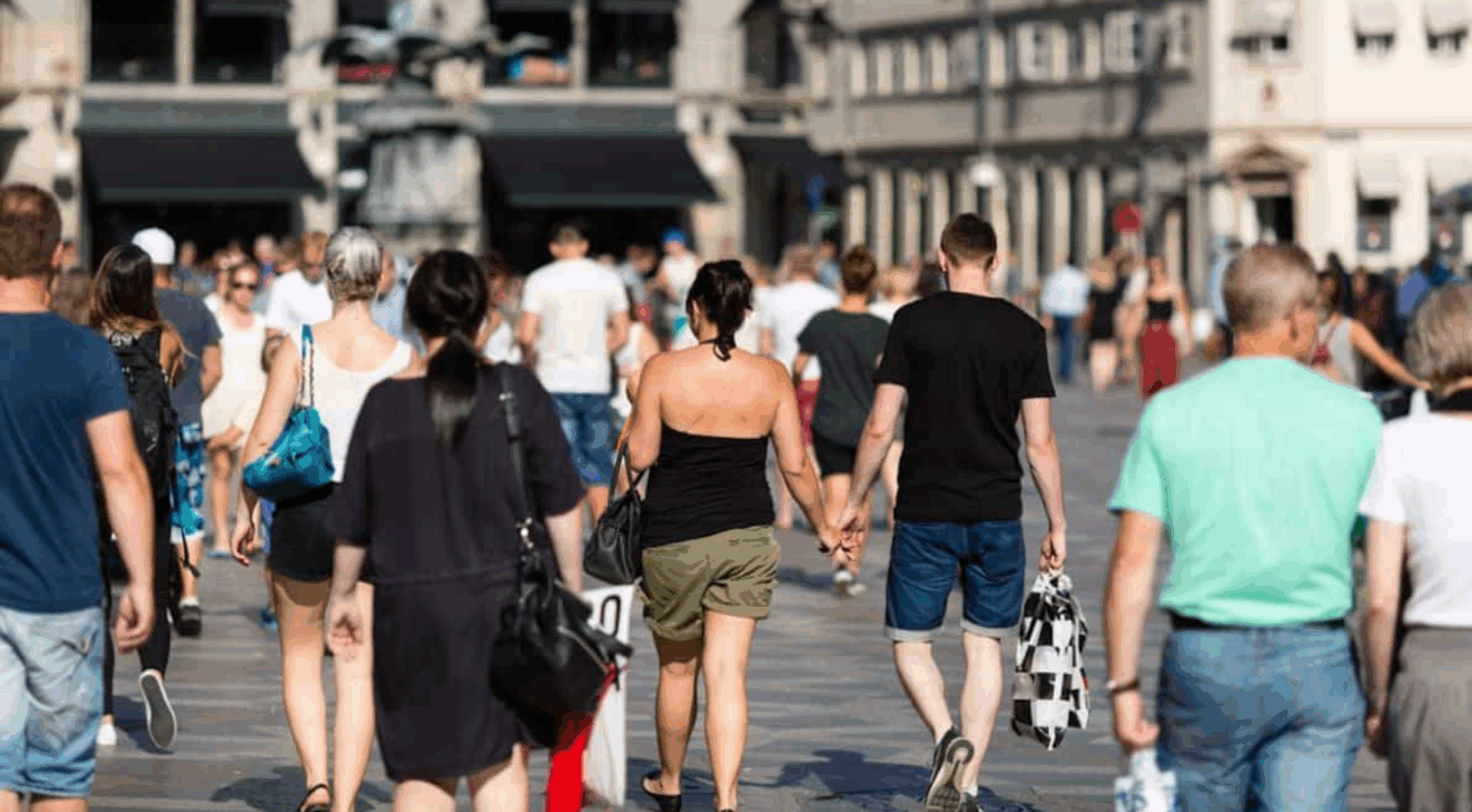Indifférence choquante : un homme meurt en pleine rue sous les yeux des passants 1 Indifférence choquante : un homme meurt en pleine rue sous les yeux des passants Capture decran 2025 08 14 082333 Indifférence choquante : un homme meurt en pleine rue sous les yeux des passants