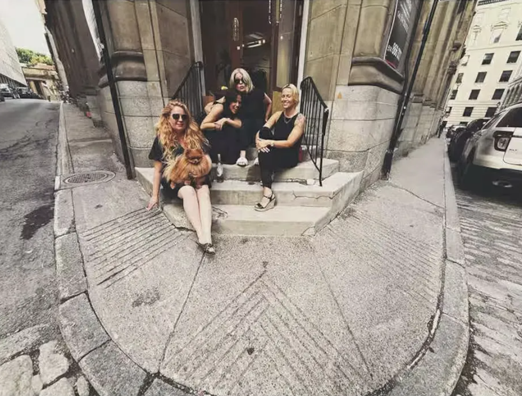 Capture decran 2025 08 14 083411 Maxim Roy partage de rares images intimes d’un été magique entre mer, amis et moments de pur bonheur