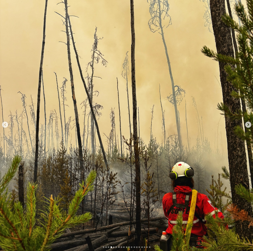 Capture decran 2025 08 16 104710 Patrice Godin en pleine action : voyez les images saisissantes de son combat contre les flammes