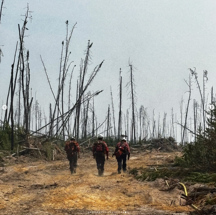 Capture decran 2025 08 16 104830 Patrice Godin en pleine action : voyez les images saisissantes de son combat contre les flammes