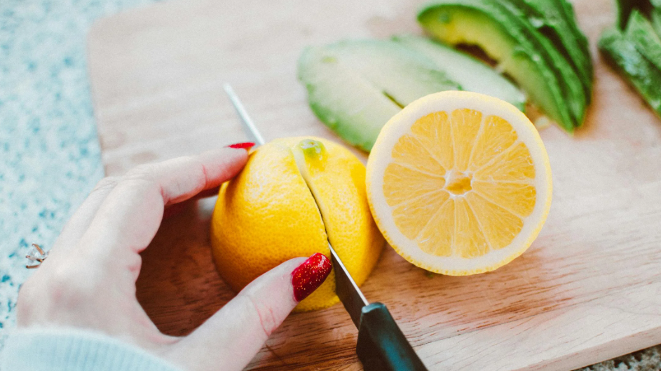 Capture decran 2025 08 16 194708 Marre de nettoyer le micro-ondes ? Voici l’astuce qui le nettoie tout seul !