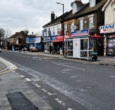 Capture decran 2025 08 18 052604 Trois adolescentes de 14 à 17 ans battent à mort un homme de 75 ans et filment la scène : le Royaume-Uni sous le choc