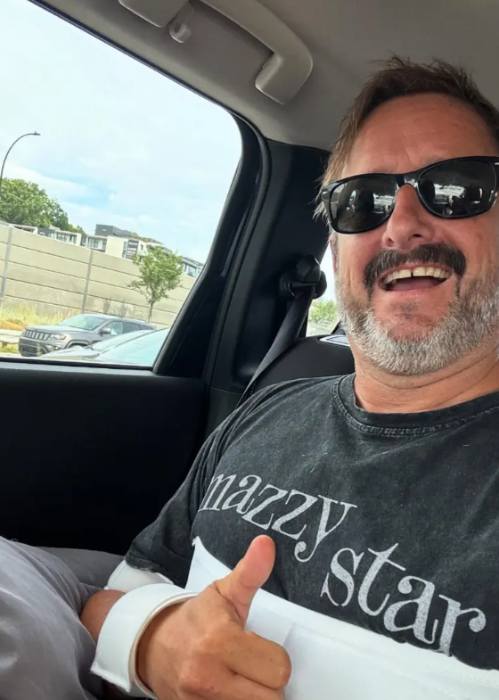 Guillaume Lambert signe le commentaire le plus drôle après l’accident de vélo de Rémi-Pierre Paquin 2 Guillaume Lambert signe le commentaire le plus drôle après l’accident de vélo de Rémi-Pierre Paquin Capture decran 2025 08 28 064310 Guillaume Lambert signe le commentaire le plus drôle après l’accident de vélo de Rémi-Pierre Paquin