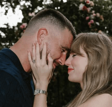 Capture decran 2025 08 28 103607 Taylor Swift dit OUI ! Les photos de ses fiançailles avec Travis Kelce font fondre Internet