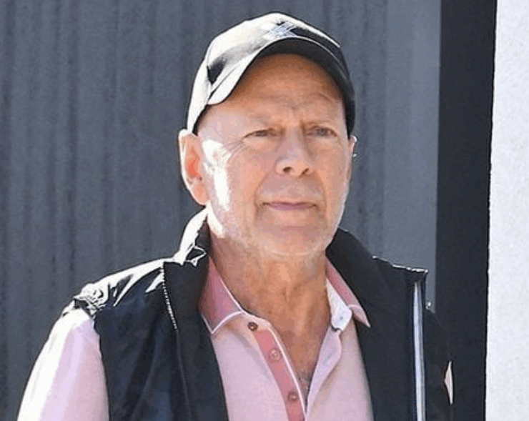 Capture decran 2025 08 29 072349 Bruce Willis perd progressivement l’usage de la parole : son épouse Emma Heming donne de tristes nouvelles