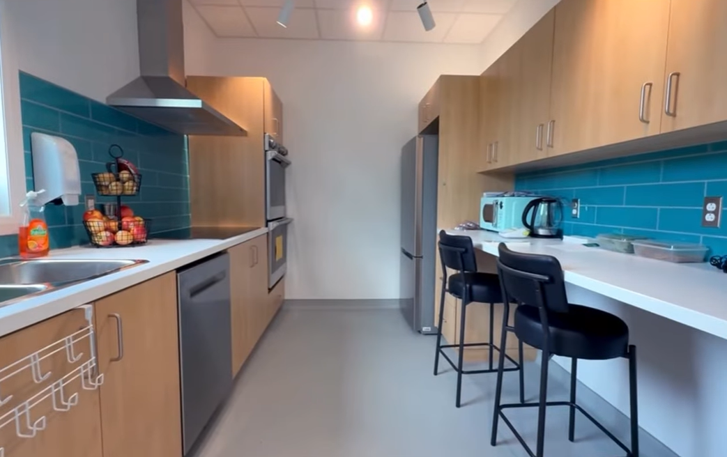 Capture decran 2025 08 30 081546 Voyez la nouvelle Maison Véro & Louis, pensée pour changer des vies