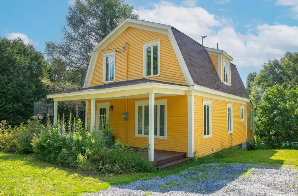 Mathieu Gratton met en vente sa charmante maison jaune de Scotstown 2 Mathieu Gratton met en vente sa charmante maison jaune de Scotstown Capture decran 2025 08 31 100829 Mathieu Gratton met en vente sa charmante maison jaune de Scotstown