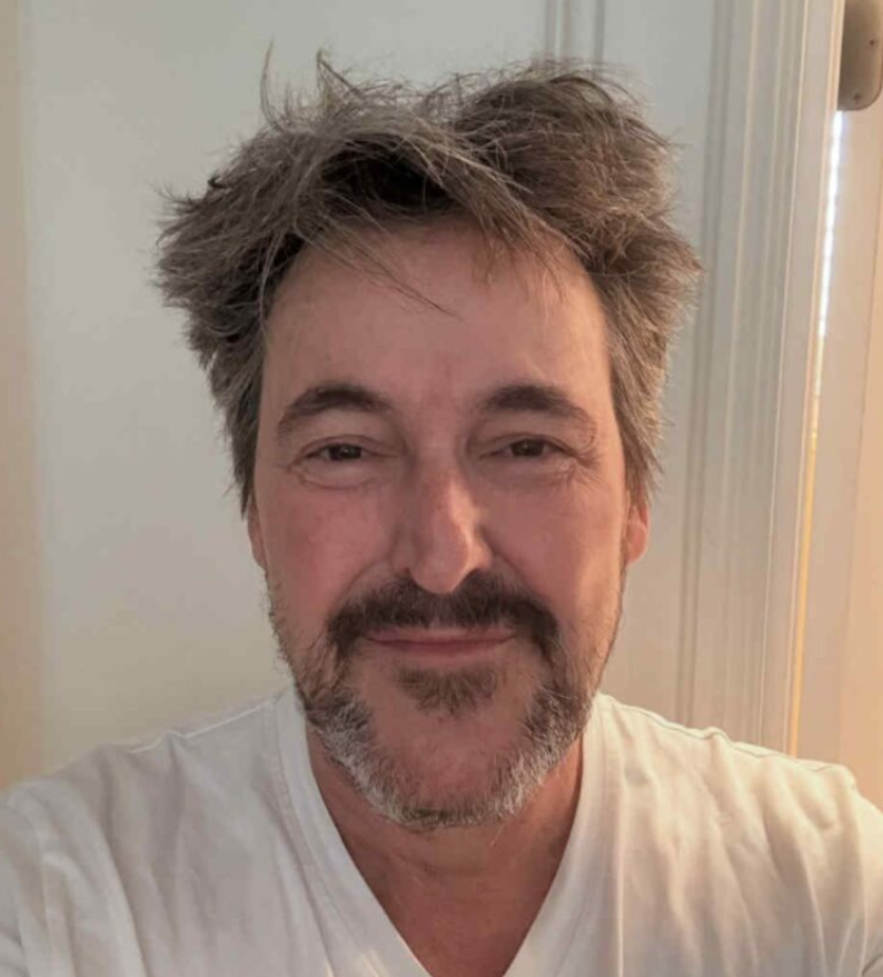 Guy A. Lepage fête ses 65 ans : sa conjointe dévoile son gâteau d’anniversaire 2 Guy A. Lepage fête ses 65 ans : sa conjointe dévoile son gâteau d’anniversaire Capture decran 2025 08 31 103126 Guy A. Lepage fête ses 65 ans : sa conjointe dévoile son gâteau d’anniversaire