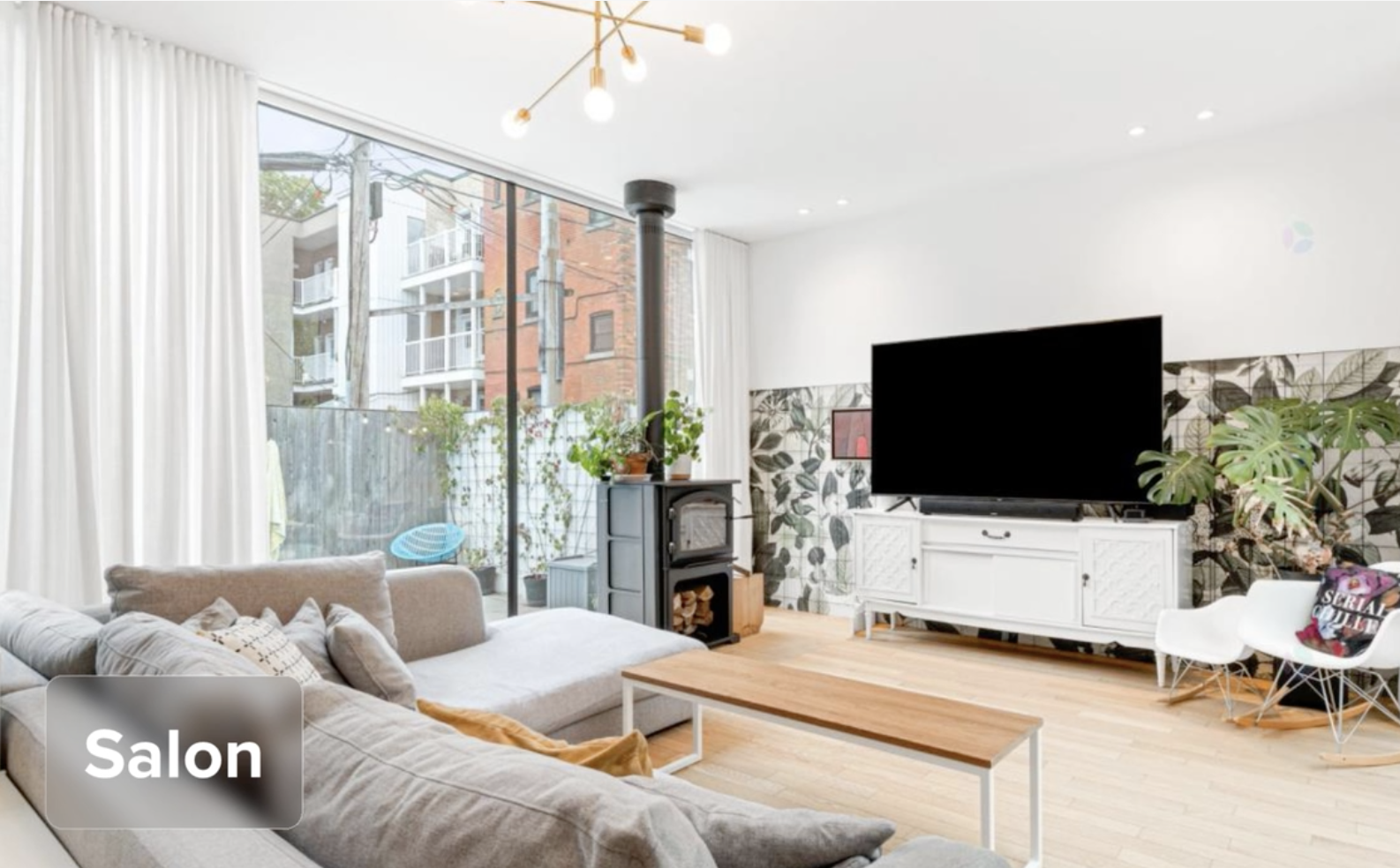 Valérie Roberts et Martin Juneau vendent leur magnifique maison 3 Valérie Roberts et Martin Juneau vendent leur magnifique maison Capture decran le 2025 08 08 a 11.47.01 Valérie Roberts et Martin Juneau vendent leur magnifique maison