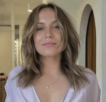 Capture decran le 2025 08 11 a 12.07.25 e1754928545524 Géraldine Lamarche brille dans un bikini éclatant