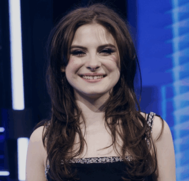 Capture decran le 2025 08 14 a 11.37.45 e1755185933253 Tapis rouge : Mia Tinayre s’affiche avec deux visages bien connus