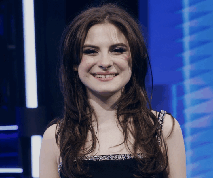 Capture decran le 2025 08 14 a 11.37.45 e1755185933253 Tapis rouge : Mia Tinayre s’affiche avec deux visages bien connus