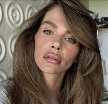 Capture decran le 2025 08 15 a 12.47.39 e1755276513136 En vacances Maripier Morin fait sensation avec un maillot qui attire tous les regards