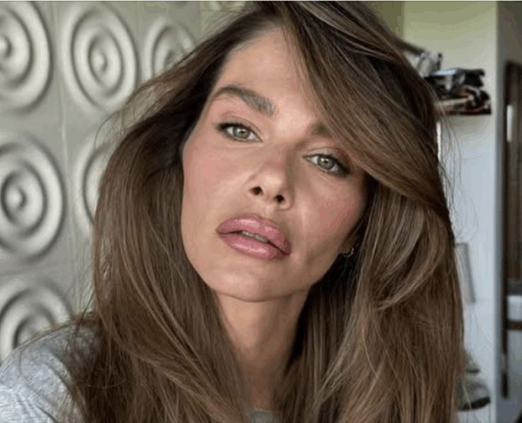 Capture decran le 2025 08 15 a 12.47.39 e1755276513136 En vacances Maripier Morin fait sensation avec un maillot qui attire tous les regards