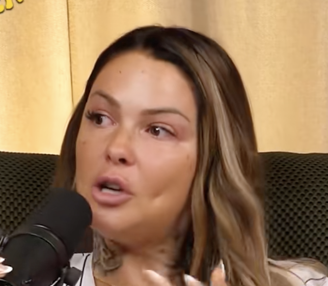 La Fille de l’UQAM fond en larmes en révélant que sa famille l’a reniée 1 La Fille de l’UQAM fond en larmes en révélant que sa famille l’a reniée Capture decran le 2025 08 28 a 17.19.25 e1756416035742 La Fille de l’UQAM fond en larmes en révélant que sa famille l’a reniée