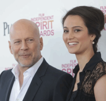 Bruce Willis placé en maison médicalisée : sa femme brise le silence face aux critiques 4 Bruce Willis placé en maison médicalisée : sa femme brise le silence face aux critiques Capture decran 2025 09 01 053642 Bruce Willis placé en maison médicalisée : sa femme brise le silence face aux critiques