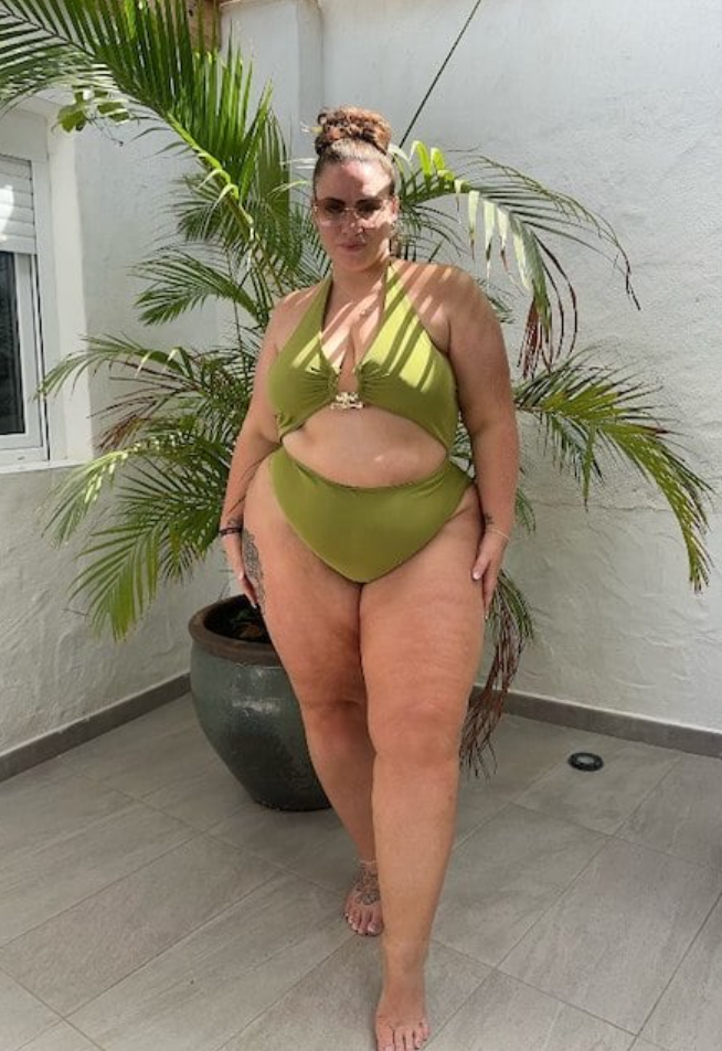 Traité de « grosse », ce mannequin plus size gagne plus de 10 000 $ par mois grâce à ses formes 4 Traité de « grosse », ce mannequin plus size gagne plus de 10 000 $ par mois grâce à ses formes Capture decran 2025 09 03 053106 Traité de « grosse », ce mannequin plus size gagne plus de 10 000 $ par mois grâce à ses formes