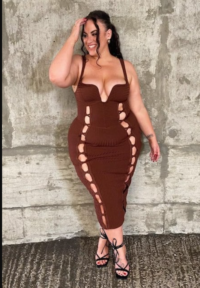 Traité de « grosse », ce mannequin plus size gagne plus de 10 000 $ par mois grâce à ses formes 5 Traité de « grosse », ce mannequin plus size gagne plus de 10 000 $ par mois grâce à ses formes Capture decran 2025 09 03 053111 Traité de « grosse », ce mannequin plus size gagne plus de 10 000 $ par mois grâce à ses formes